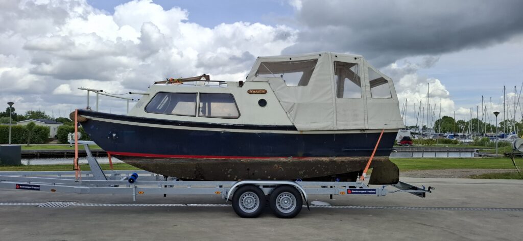 Boottransport Doerak 650 van Lemmer naar Noord-Scharwoude